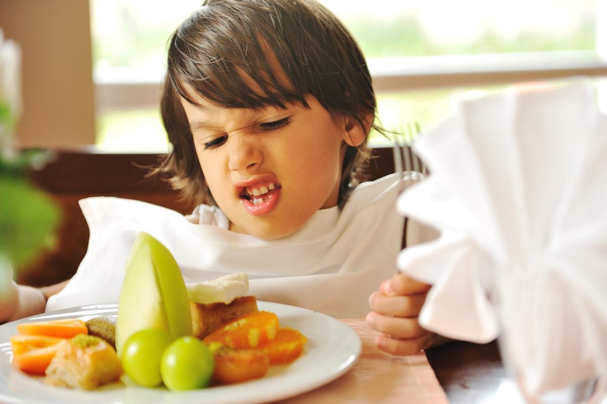 Как научить ребенка кушать полезные продукты